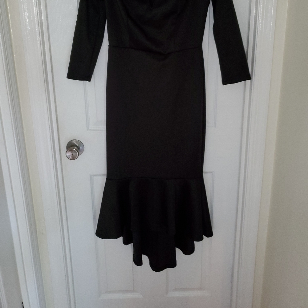 🌻4 for $25🌻Gorgeous Solid Black Dress Size Small - Picture 4 of 4